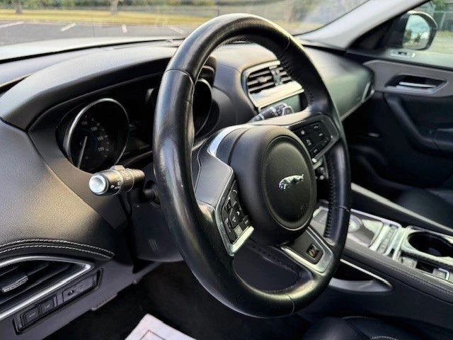 2017 Jaguar F-Pace - Image 10 of 20