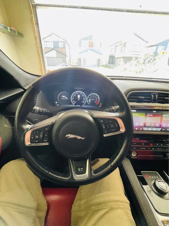 2017 Jaguar F-Pace - Image 7 of 9