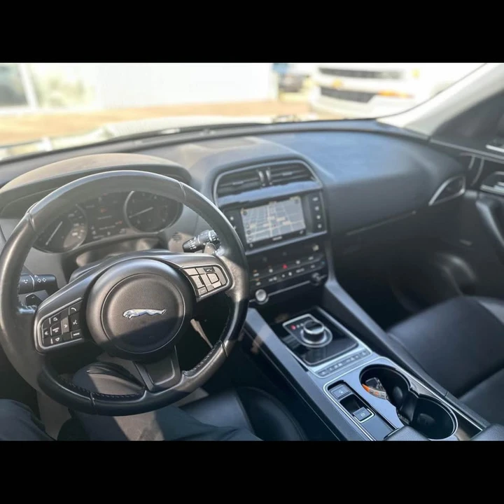 2017 Jaguar F-Pace - Image 15 of 17