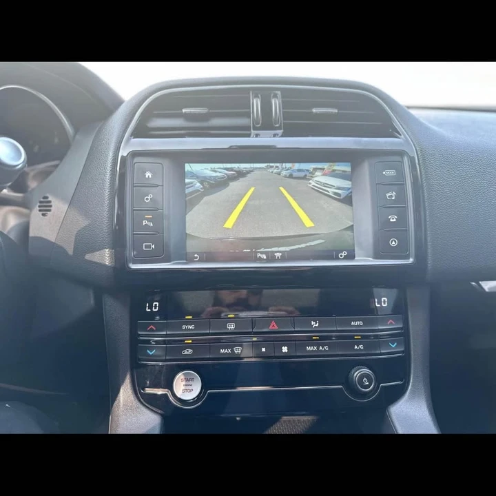 2017 Jaguar F-Pace - Image 14 of 17