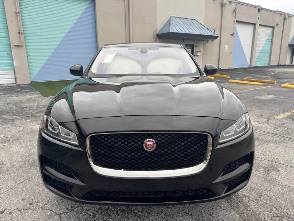 2017 Jaguar F-Pace - Image 2 of 15