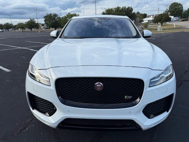 2017 Jaguar F-Pace - Image 8 of 20