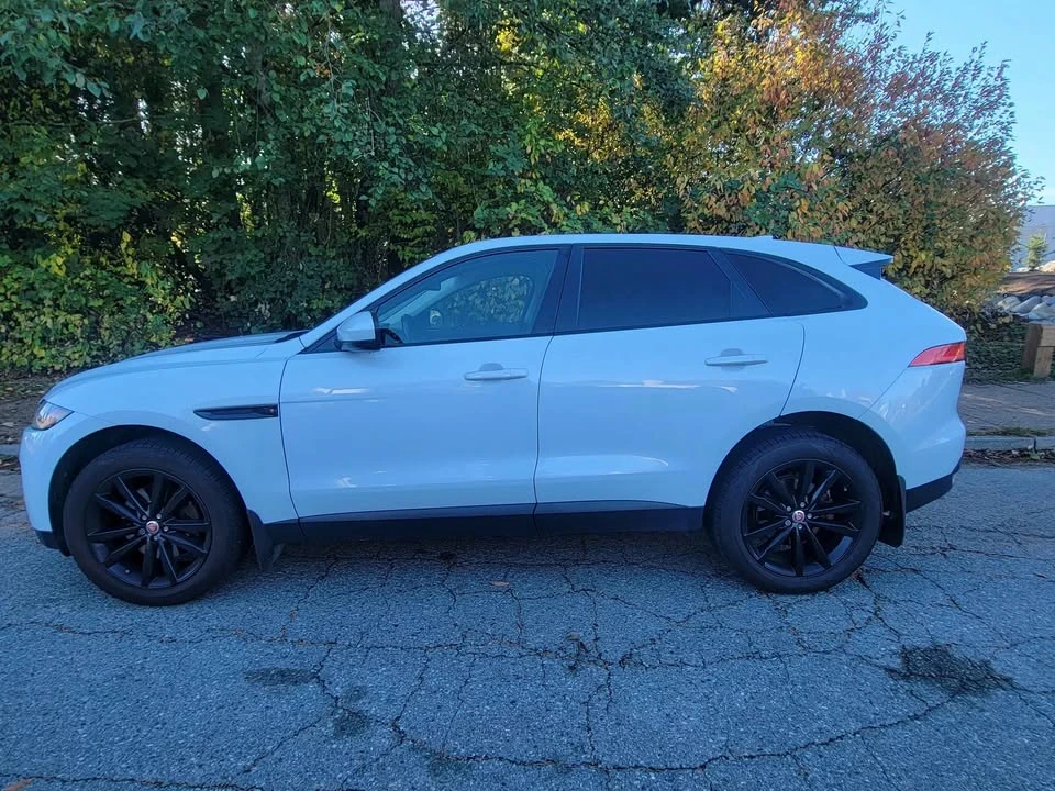 2017 Jaguar F-Pace - Image 6 of 10