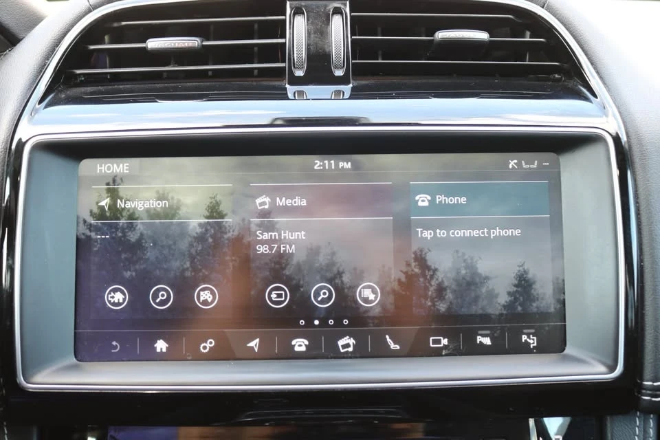 2017 Jaguar F-Pace - Image 18 of 20
