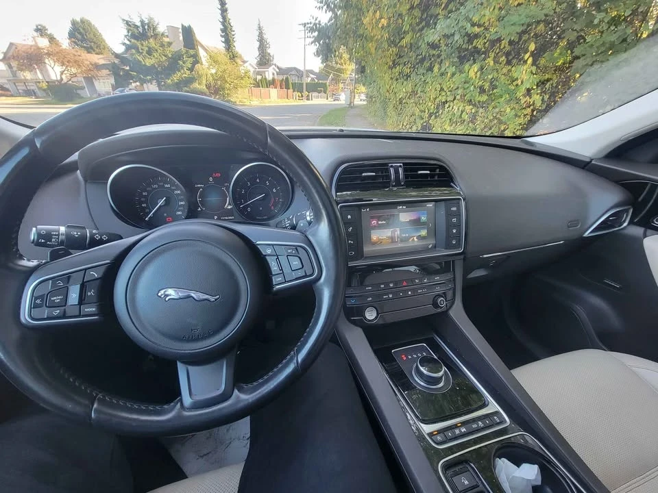 2017 Jaguar F-Pace - Image 4 of 10