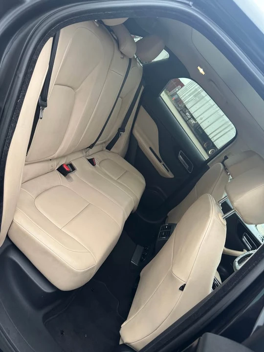 2017 Jaguar F-Pace - Image 10 of 15