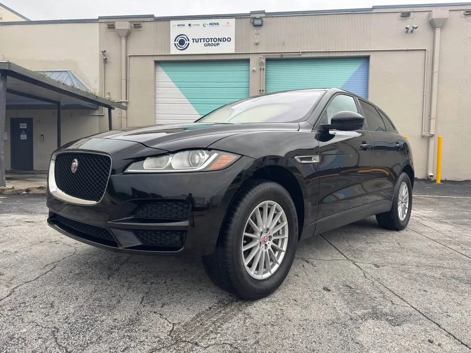 2017 Jaguar F-Pace - Image 3 of 15