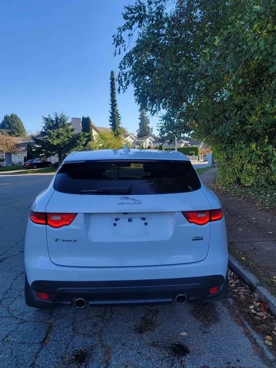 2017 Jaguar F-Pace - Image 7 of 10
