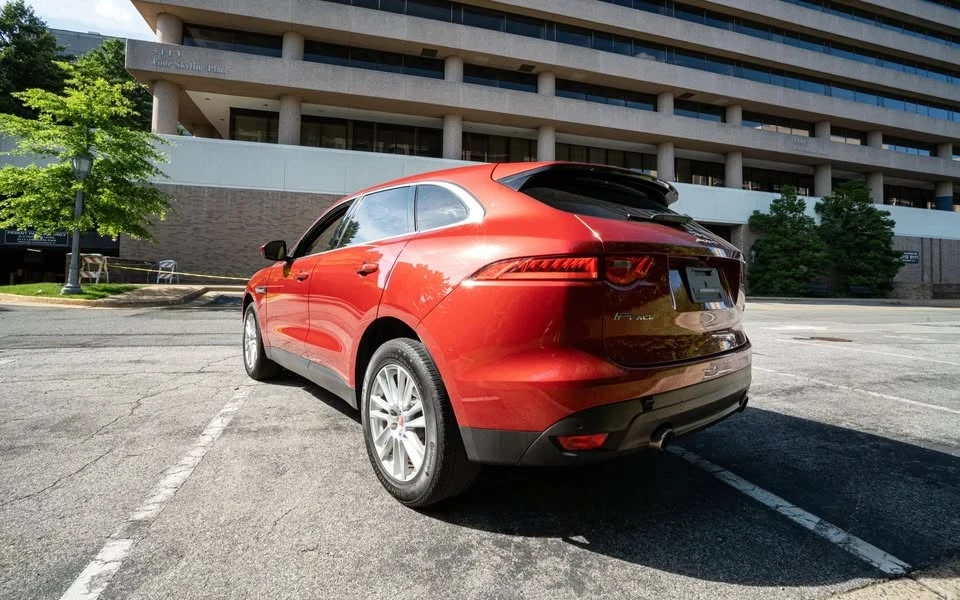 2017 Jaguar F-Pace - Image 3 of 3