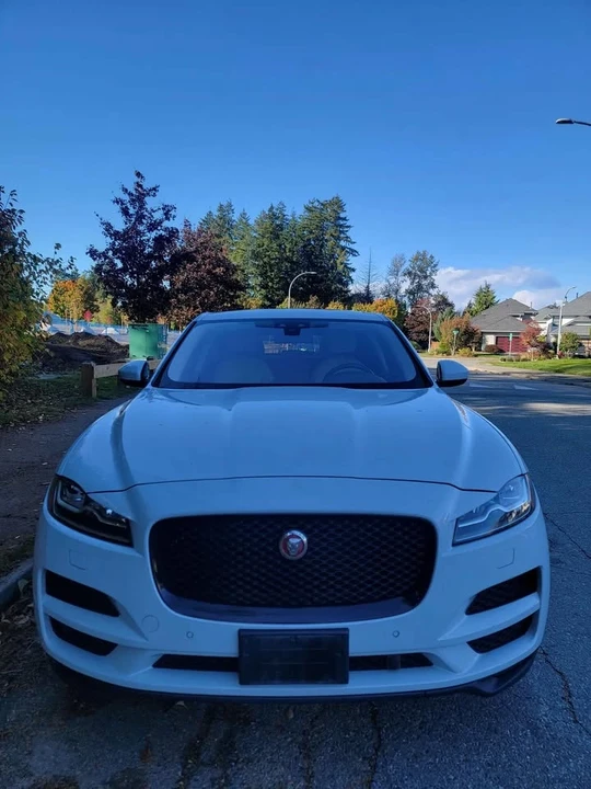 2017 Jaguar F-Pace - Image 10 of 10