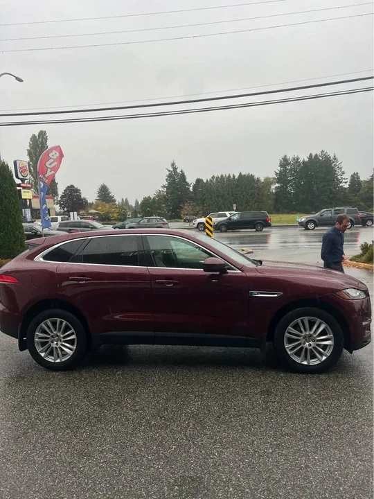 2017 Jaguar F-Pace - Image 2 of 10