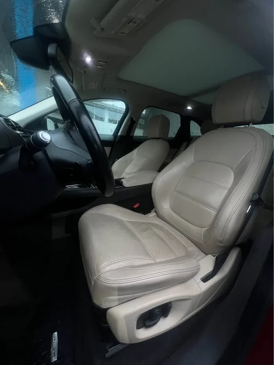 2017 Jaguar F-Pace - Image 10 of 10