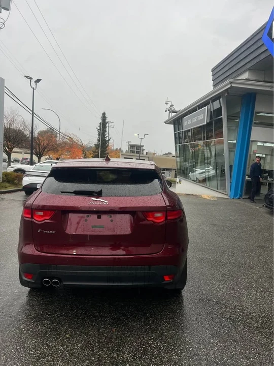 2017 Jaguar F-Pace - Image 4 of 10