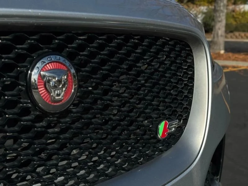 2017 Jaguar F-Pace - Image 17 of 19