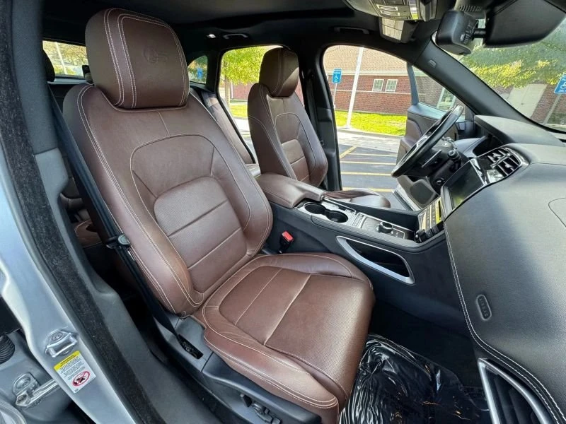 2017 Jaguar F-Pace - Image 10 of 19