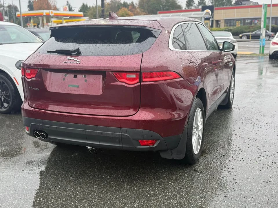 2017 Jaguar F-Pace - Image 5 of 12
