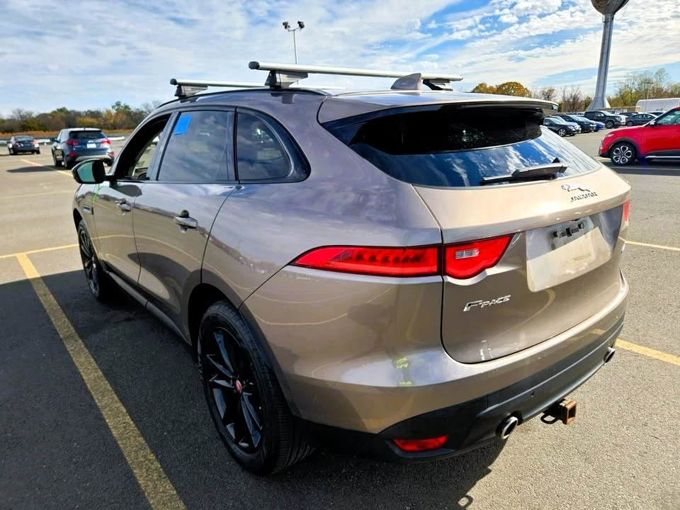 2017 Jaguar F-Pace - Image 5 of 14