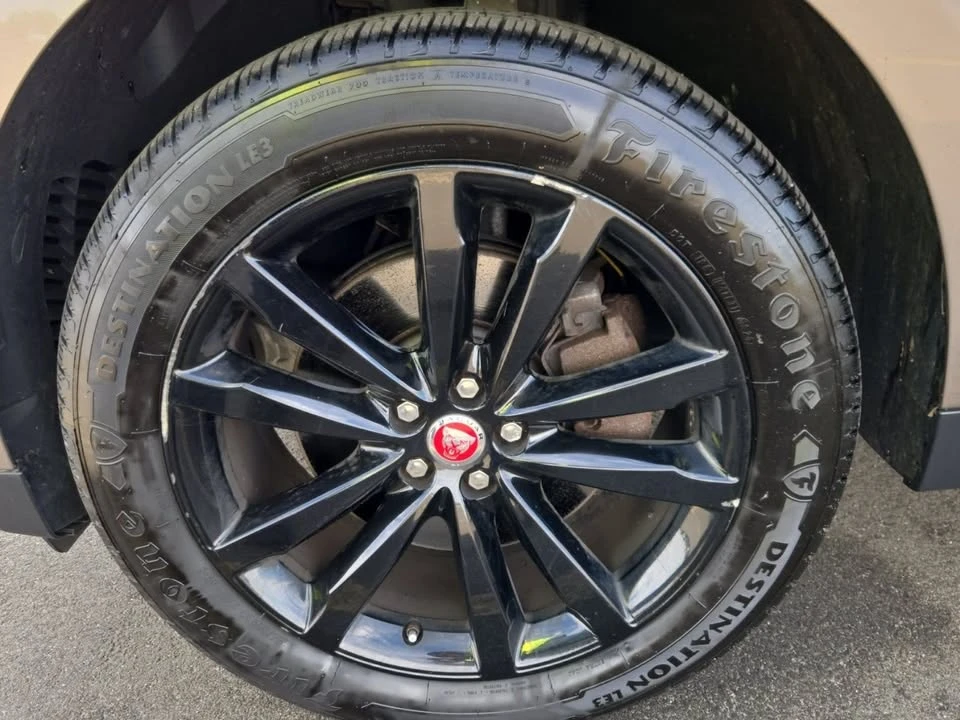 2017 Jaguar F-Pace - Image 7 of 14