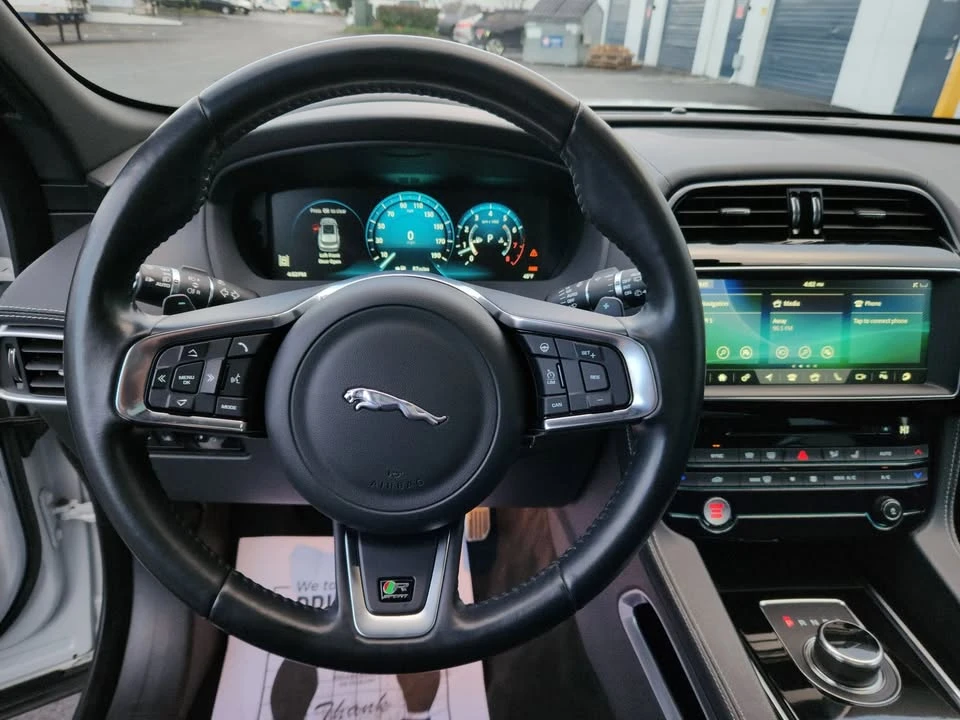 2017 Jaguar F-Pace - Image 9 of 20