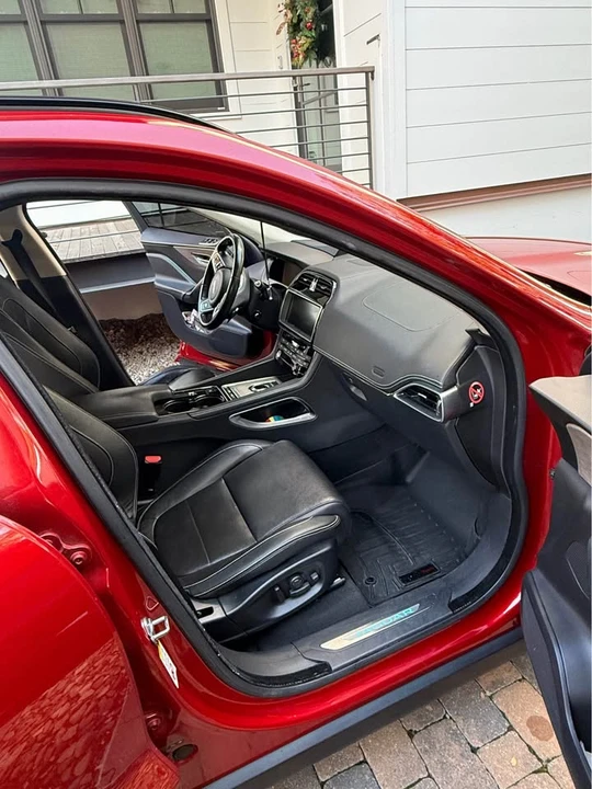 2017 Jaguar F-Pace - Image 8 of 20