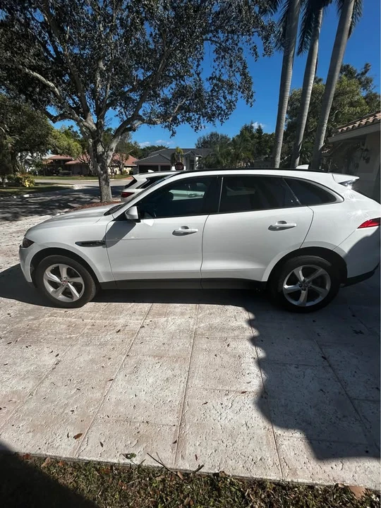 2017 Jaguar F-Pace - Image 2 of 7
