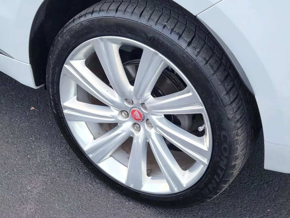 2017 Jaguar F-Pace - Image 6 of 20