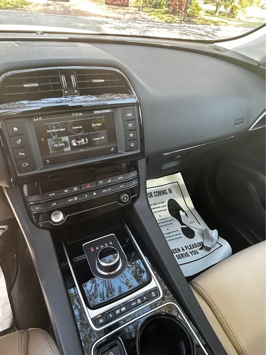 2017 Jaguar F-Pace - Image 6 of 7