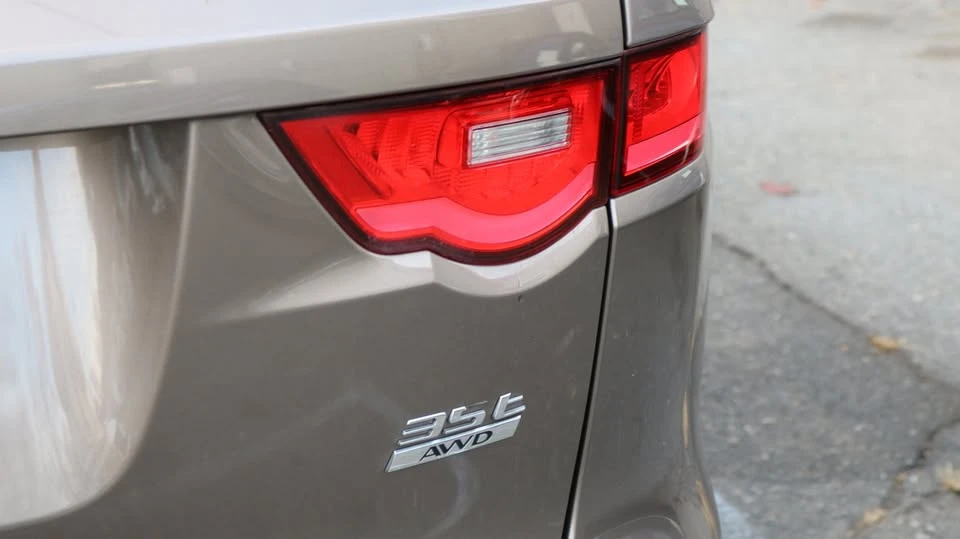 2017 Jaguar F-Pace - Image 8 of 20