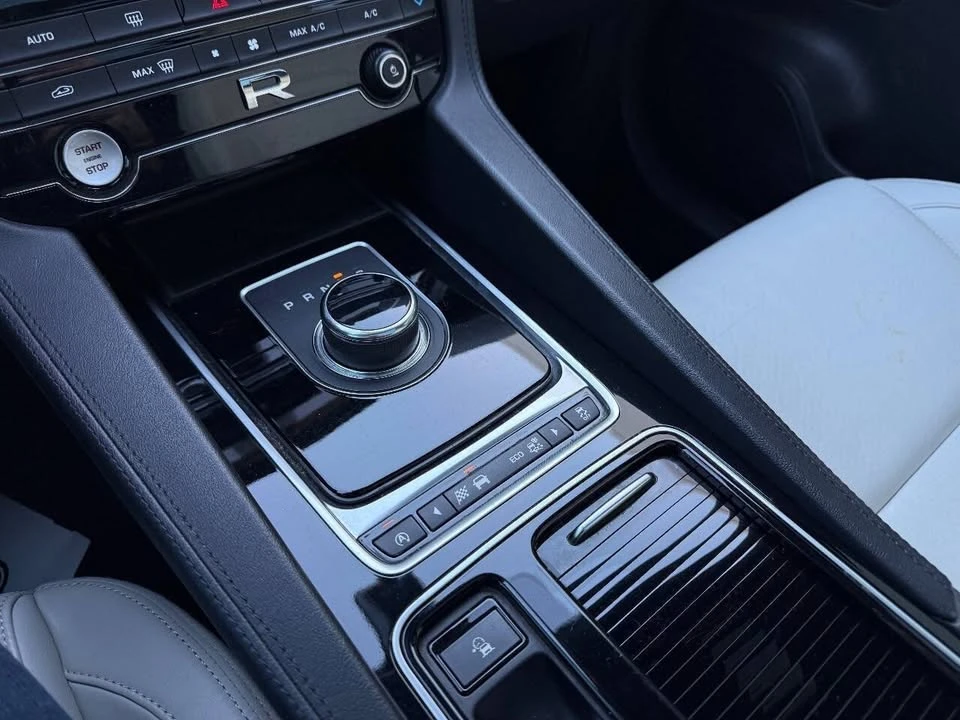 2017 Jaguar F-Pace - Image 18 of 19