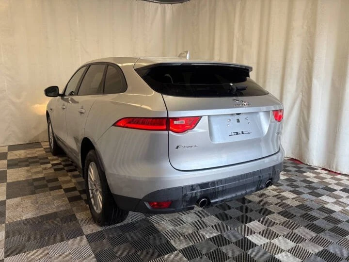 2017 Jaguar F-Pace - Image 3 of 16