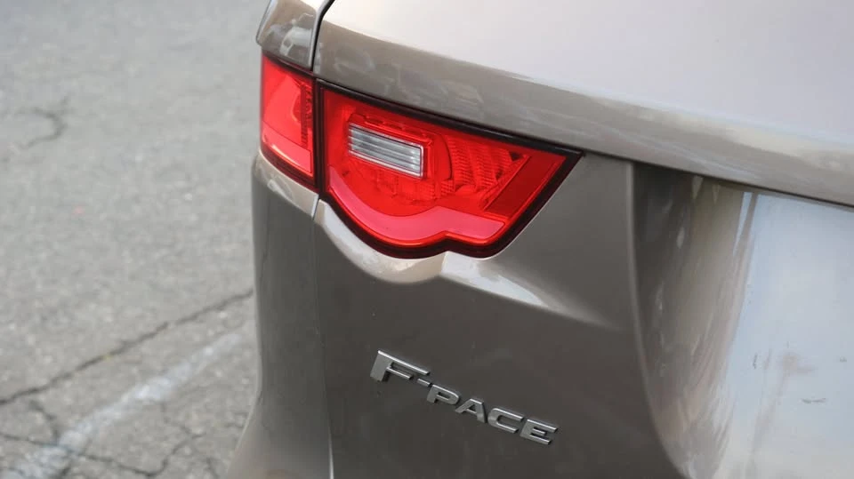 2017 Jaguar F-Pace - Image 7 of 20