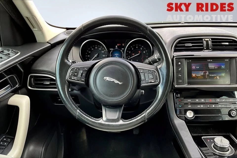 2017 Jaguar F-Pace - Image 8 of 20