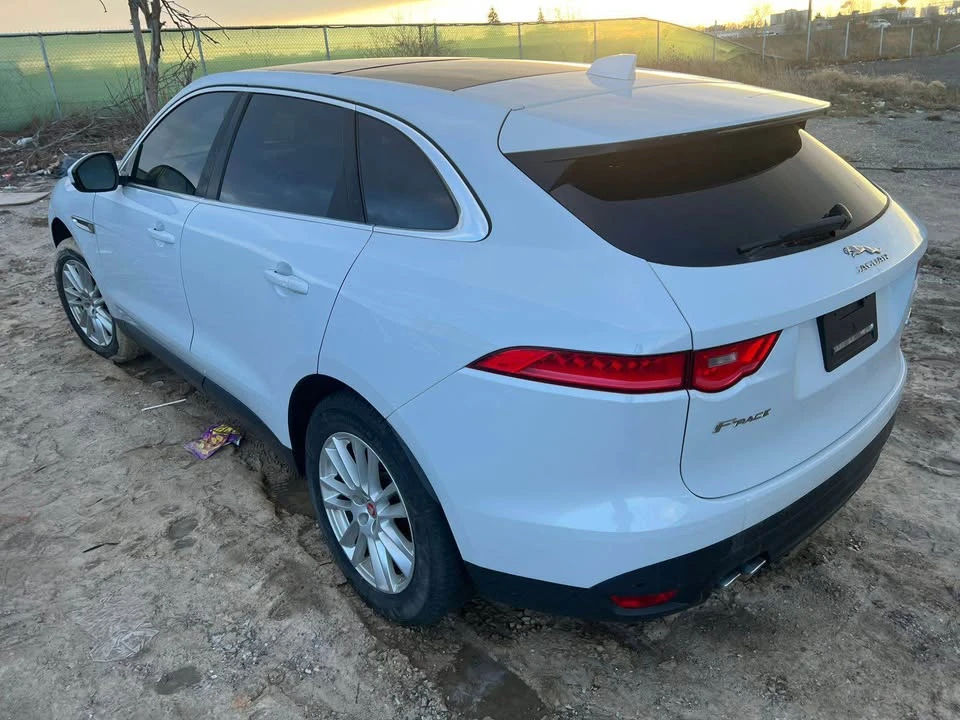 2017 Jaguar F-Pace - Image 4 of 8