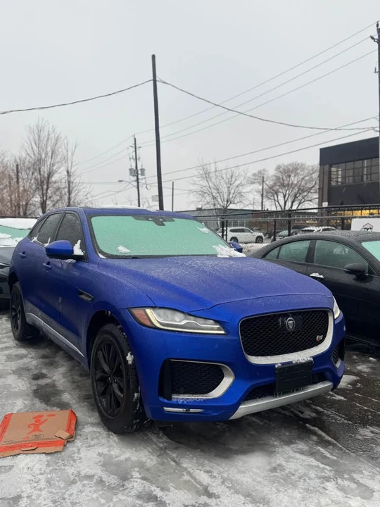 2017 Jaguar F-Pace - Image 2 of 13