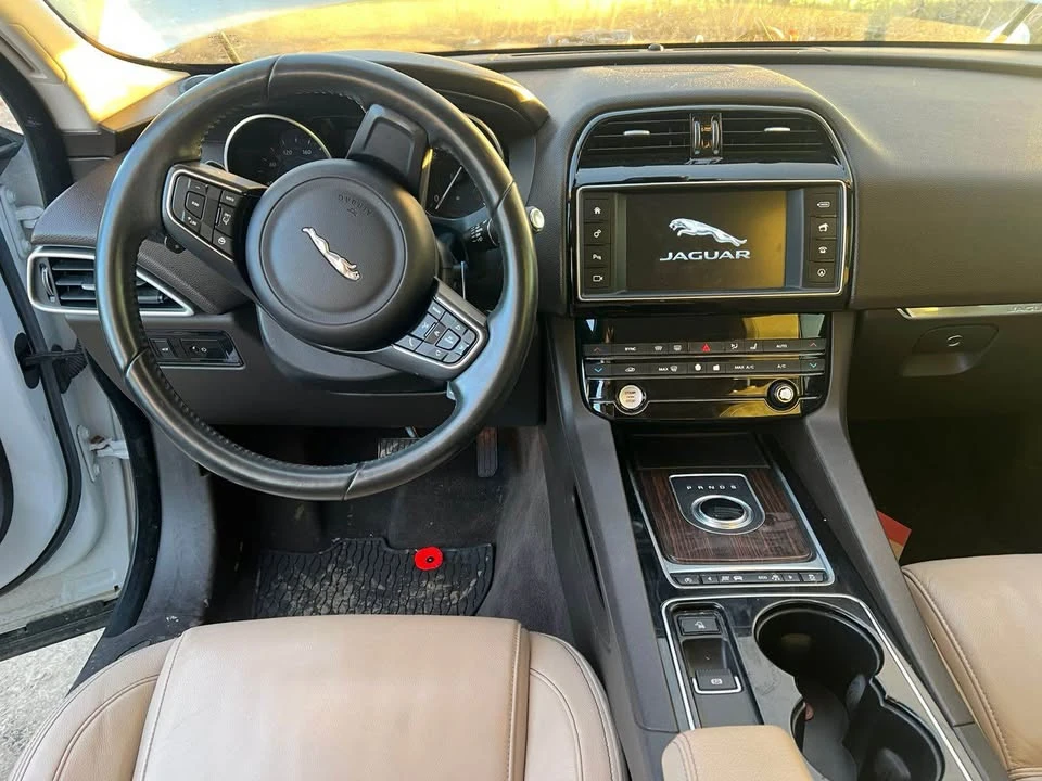 2017 Jaguar F-Pace - Image 7 of 8