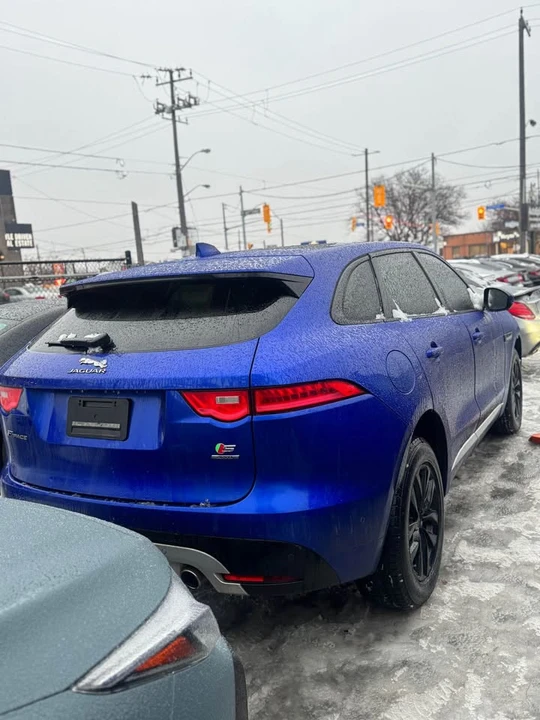 2017 Jaguar F-Pace - Image 12 of 13