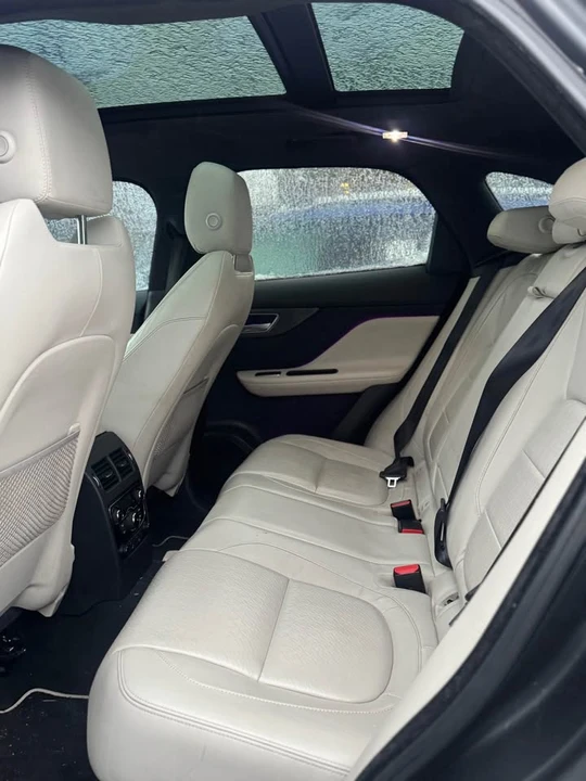 2017 Jaguar F-Pace - Image 8 of 13