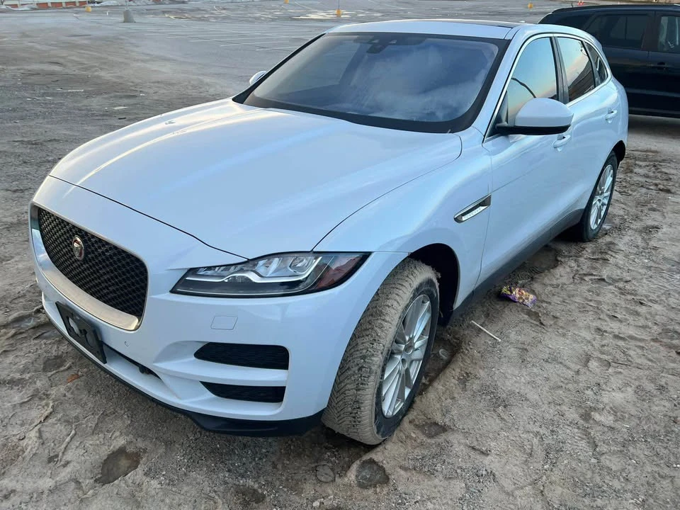 2017 Jaguar F-Pace - Image 2 of 8