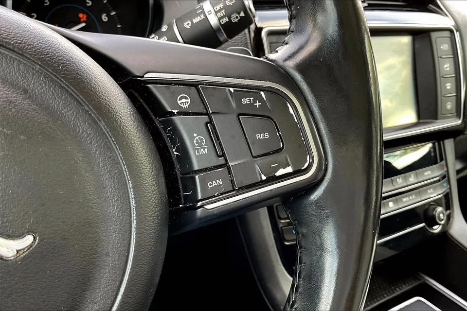 2017 Jaguar F-Pace - Image 12 of 20