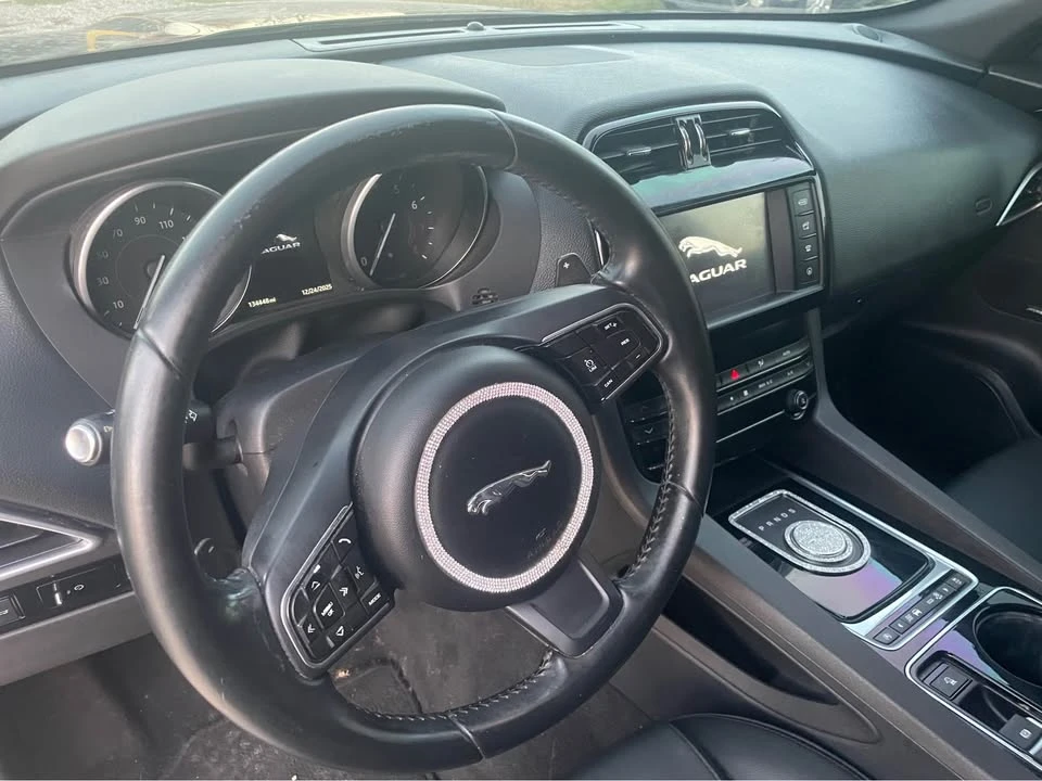 2017 Jaguar F-Pace - Image 8 of 12