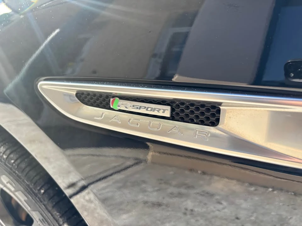 2017 Jaguar F-Pace - Image 11 of 20