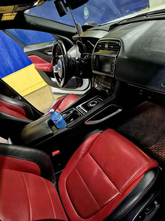 2017 Jaguar F-Pace - Image 2 of 4