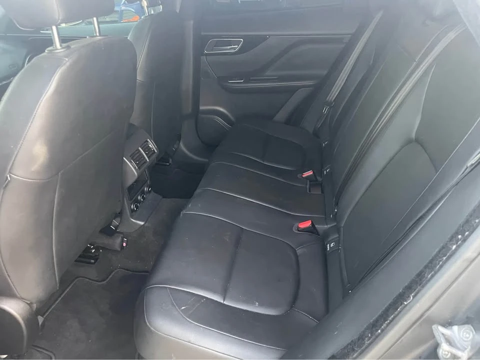 2017 Jaguar F-Pace - Image 7 of 12