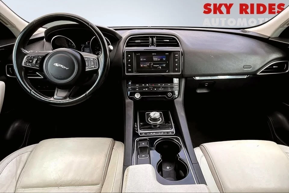 2017 Jaguar F-Pace - Image 7 of 20