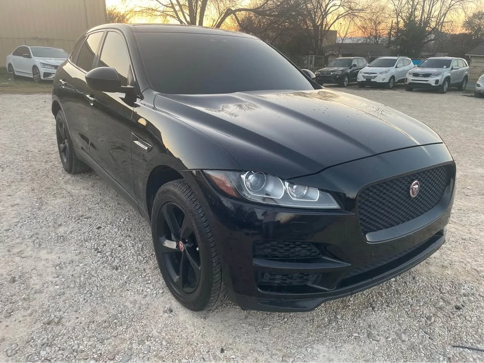 2017 Jaguar F-Pace - Image 2 of 12