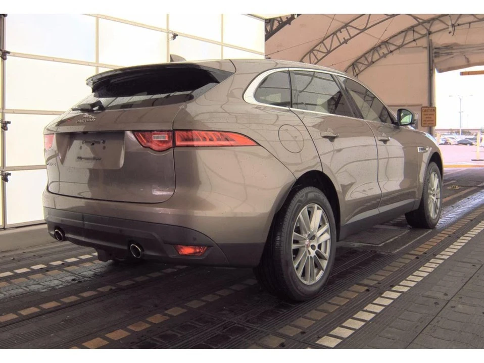 2017 Jaguar F-Pace - Image 5 of 19