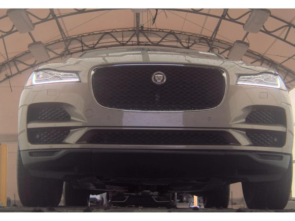 2017 Jaguar F-Pace - Image 3 of 19