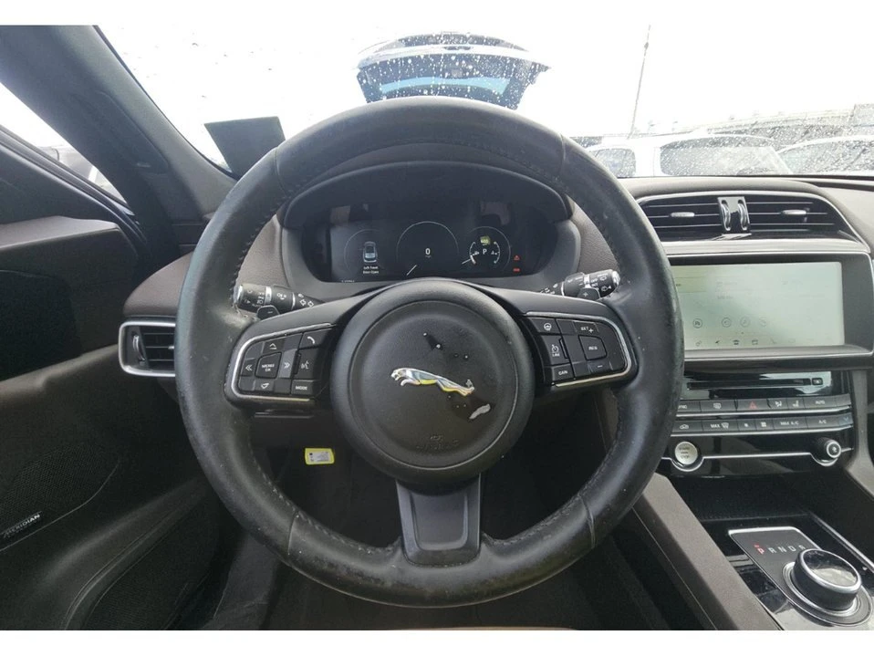 2017 Jaguar F-Pace - Image 13 of 19