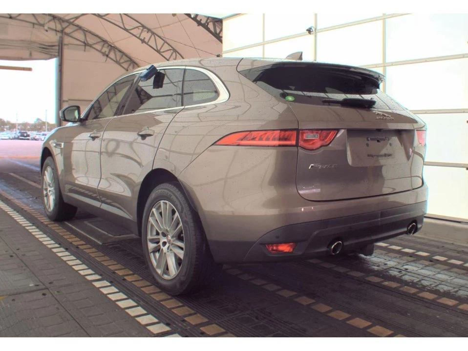 2017 Jaguar F-Pace - Image 8 of 19