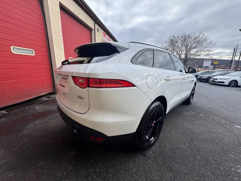 2017 Jaguar F-Pace - Image 6 of 20